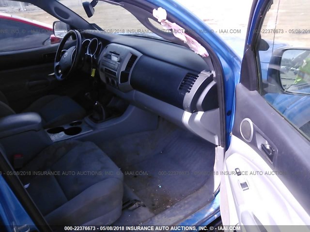 5TFLU4EN8BX021038 - 2011 TOYOTA TACOMA DOUBLE CAB 蓝色 照片 5