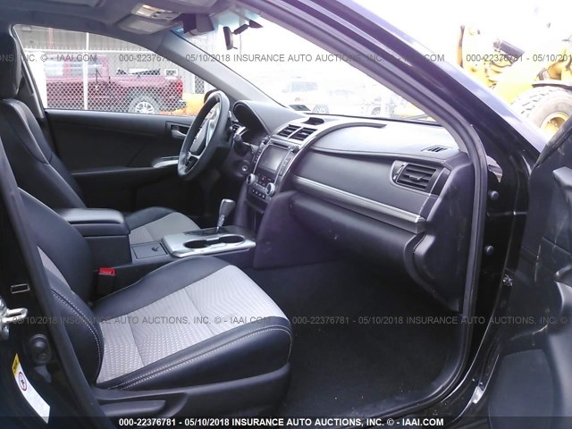 4T1BF1FK9EU459612 - 2014 TOYOTA CAMRY L/SE/LE/XLE 黑色 照片 5