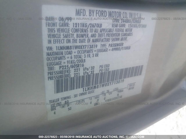 1LNHM81W0XY713819 - 1999 LINCOLN TOWN CAR EXECUTIVE GOLD photo 9