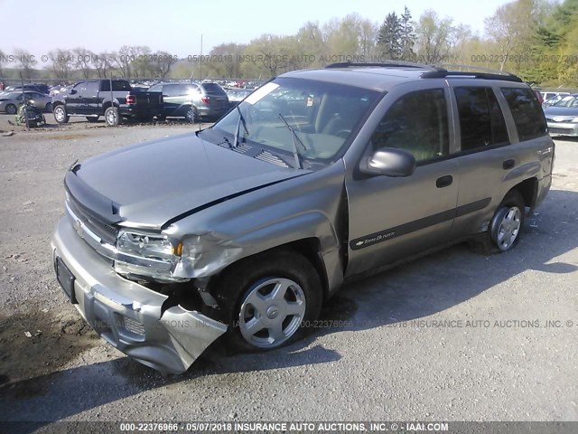 1GNDT13S932337875 - 2003 CHEVROLET TRAILBLAZER  GRAY photo 2