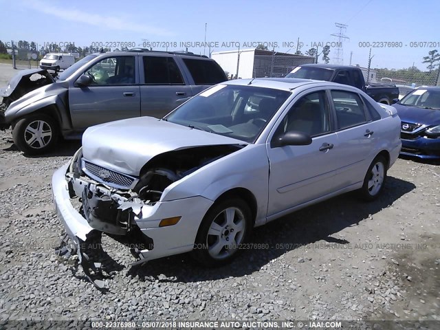 1FAFP34NX7W182879 - 2007 FORD FOCUS ZX4/S/SE/SES SILVER photo 2