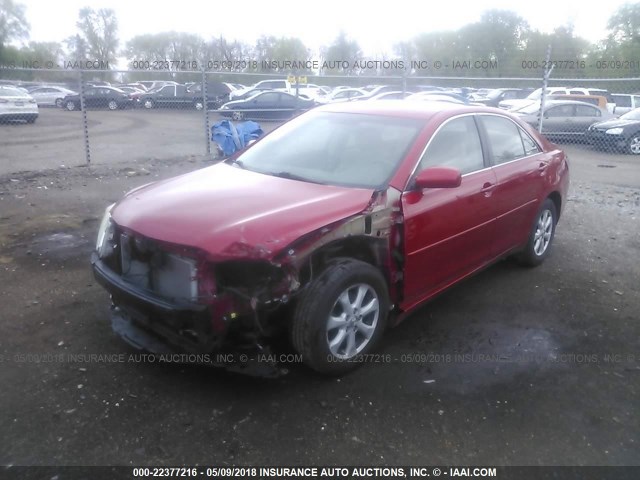 4T4BF3EK5AR080555 - 2010 TOYOTA CAMRY SE/LE/XLE RED photo 2