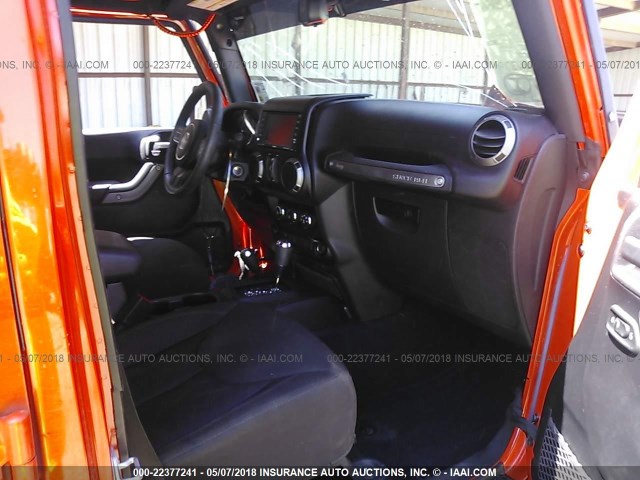 1C4HJWDG8FL616479 - 2015 JEEP WRANGLER UNLIMITE SPORT ORANGE photo 5