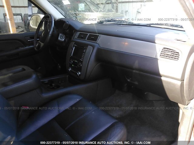 3GNEC12048G298261 - 2008 CHEVROLET AVALANCHE C1500 MAROON photo 5