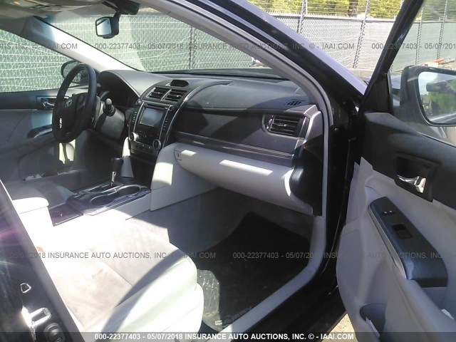 4T1BD1FK9DU066889 - 2013 TOYOTA CAMRY HYBRID/LE/XLE 黑色 照片 5