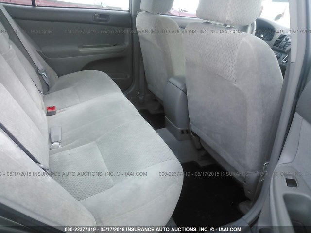 4T1BE32K62U628307 - 2002 TOYOTA CAMRY LE/XLE/SE ნაცრისფერი ფოტო 8