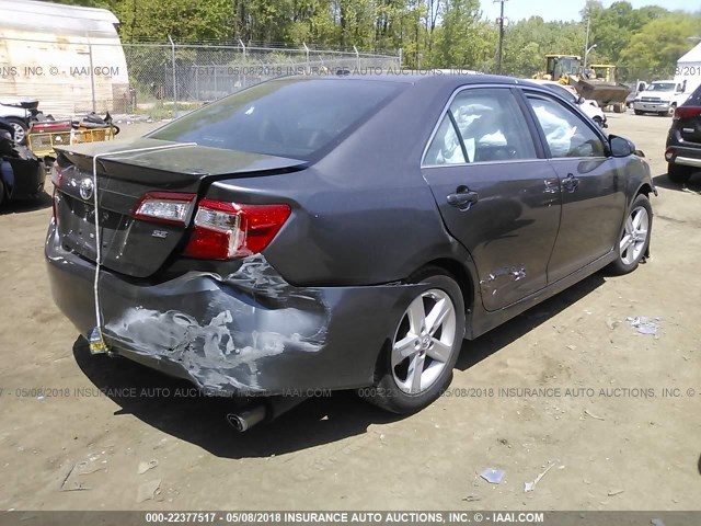 4T1BF1FK8EU794912 - 2014 TOYOTA CAMRY L/SE/LE/XLE GRAY photo 4