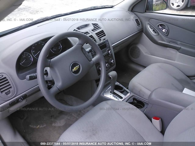 1G1ZS58FX7F261305 - 2007 CHEVROLET MALIBU LS 白色 照片 5