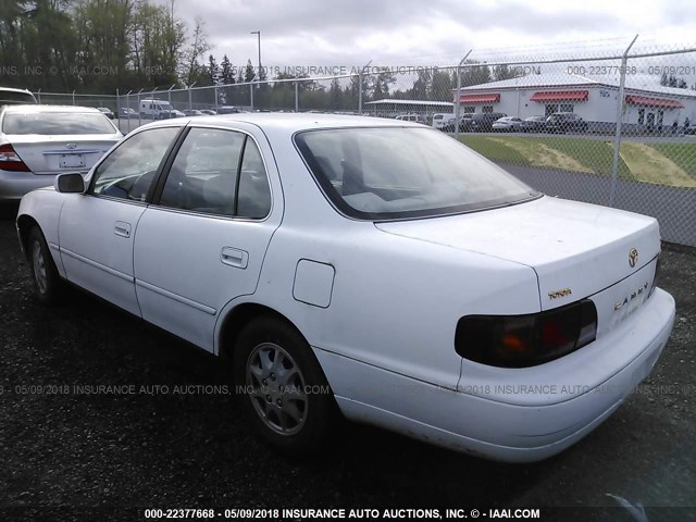 4T1BG12K9TU669725 - 1996 TOYOTA CAMRY DX/LE/XLE თეთრი ფოტო 3