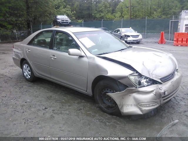 4T1BE32K93U243583 - 2003 TOYOTA CAMRY LE/XLE/SE GOLD photo 1
