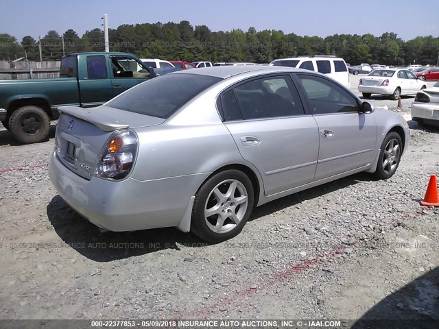 1N4BL11D64C101965 - 2004 NISSAN ALTIMA SE SILVER photo 4