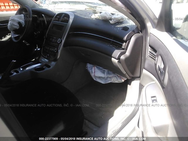 1G11A5SL6FF315342 - 2015 CHEVROLET MALIBU LS 银色 照片 5