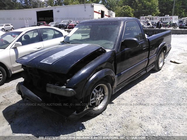 1GCCS14W518231958 - 2001 CHEVROLET S TRUCK S10 BLACK photo 2