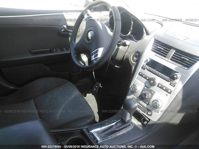 1G1ZC5E12BF277996 - 2011 CHEVROLET MALIBU 1LT 银色 照片 5