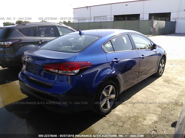 3KPFL4A72JE171989 - 2018 KIA FORTE LX/S BLUE photo 4