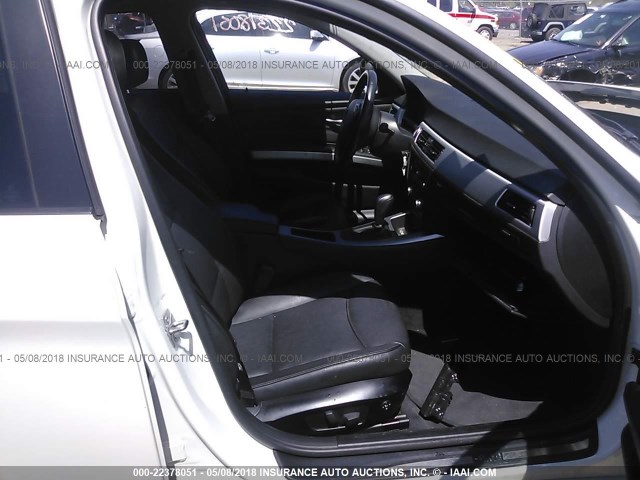 WBAPK5C55BA662776 - 2011 BMW 328 XI SULEV WHITE photo 5