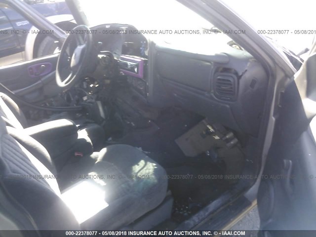 1GCCS19XXX8136337 - 1999 CHEVROLET S TRUCK S10 GRAY photo 5