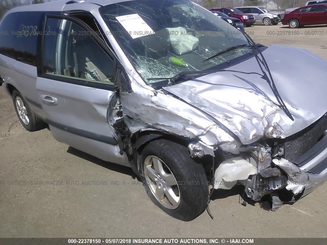 1D4GP45R05B249499 - 2005 DODGE CARAVAN SXT SILVER photo 6