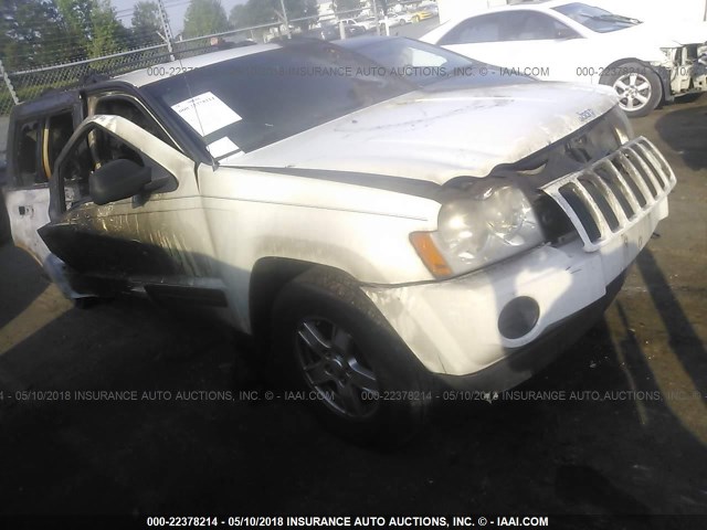 1J4GR48K55C539781 - 2005 JEEP GRAND CHEROKEE LAREDO/COLUMBIA/FREEDOM თეთრი ფოტო 1