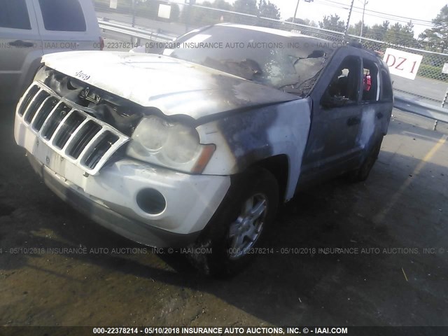 1J4GR48K55C539781 - 2005 JEEP GRAND CHEROKEE LAREDO/COLUMBIA/FREEDOM თეთრი ფოტო 2