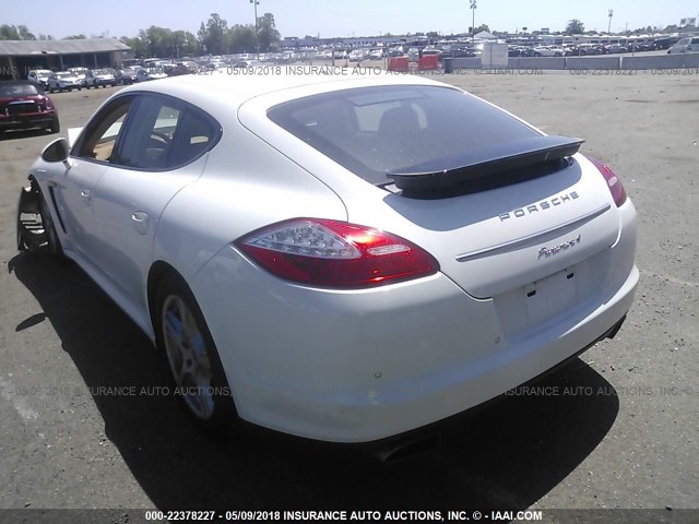 WP0AA2A71BL017142 - 2011 PORSCHE PANAMERA 2/4 WHITE photo 3