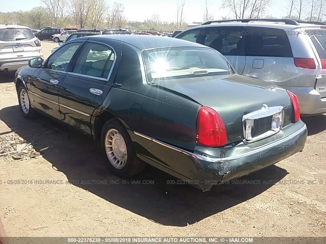 1LNHM81W01Y630060 - 2001 LINCOLN TOWN CAR EXECUTIVE GREEN photo 3