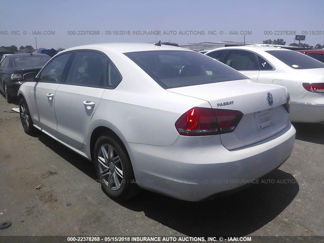 1VWAP7A33DC007933 - 2013 VOLKSWAGEN PASSAT S WHITE photo 3