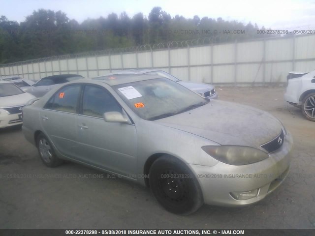 4T1BE32KX5U389624 - 2005 TOYOTA CAMRY LE/XLE/SE 银色 照片 1