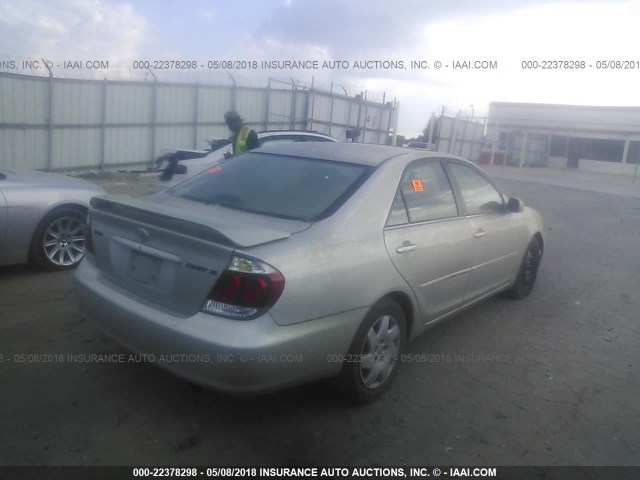 4T1BE32KX5U389624 - 2005 TOYOTA CAMRY LE/XLE/SE 银色 照片 4
