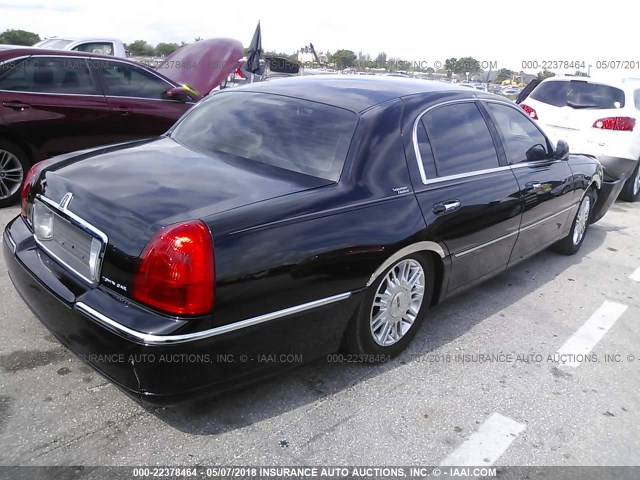 2LNHM82V99X605983 - 2009 LINCOLN TOWN CAR SIGNATURE LIMITED BLACK photo 4