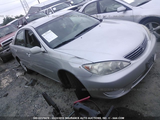 4T1BE30K26U119808 - 2006 TOYOTA CAMRY LE/XLE/SE ვერცხლისფერი ფოტო 1