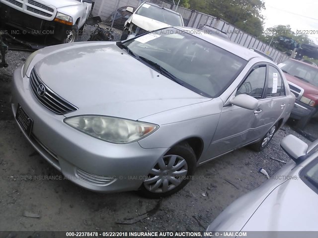 4T1BE30K26U119808 - 2006 TOYOTA CAMRY LE/XLE/SE ვერცხლისფერი ფოტო 2