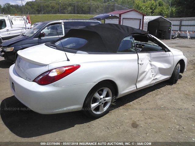 4T1FA38P85U049727 - 2005 TOYOTA CAMRY SOLARA SE/SLE WHITE photo 4