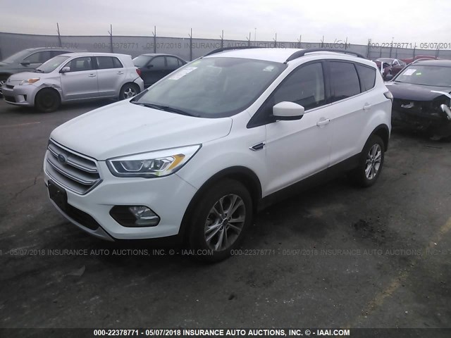 1FMCU9G90HUA23112 - 2017 FORD ESCAPE SE WHITE photo 2