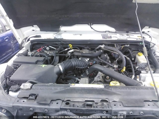 1J4BA5H15BL577022 - 2011 JEEP WRANGLER UNLIMITED SAHARA თეთრი ფოტო 10