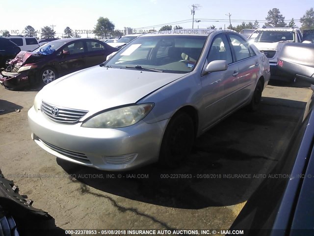 4T1BE32K56U159555 - 2006 TOYOTA CAMRY LE/XLE/SE ნაცრისფერი ფოტო 2