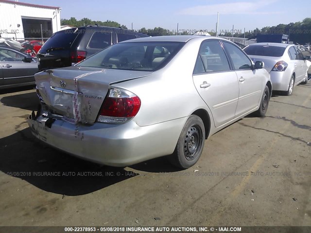 4T1BE32K56U159555 - 2006 TOYOTA CAMRY LE/XLE/SE ნაცრისფერი ფოტო 4