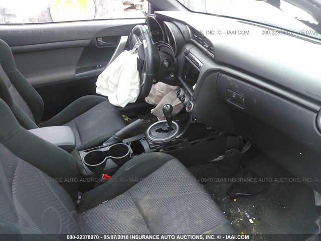 JTKJF5C72D3062991 - 2013 TOYOTA SCION TC WHITE photo 5