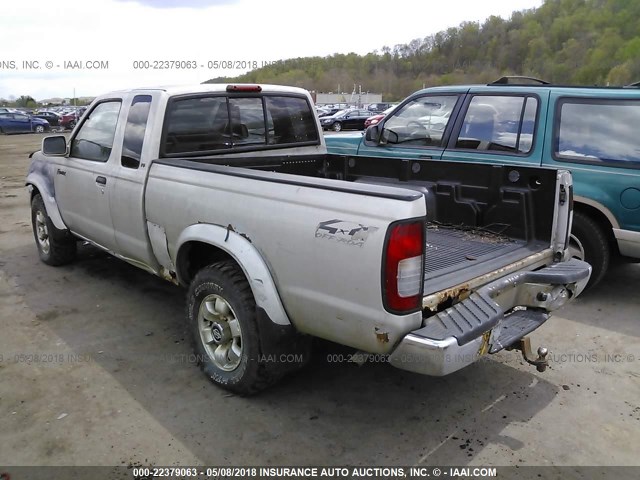 1N6ED26Y4XC328269 - 1999 NISSAN FRONTIER KING CAB XE/KING CAB SE SILVER photo 3