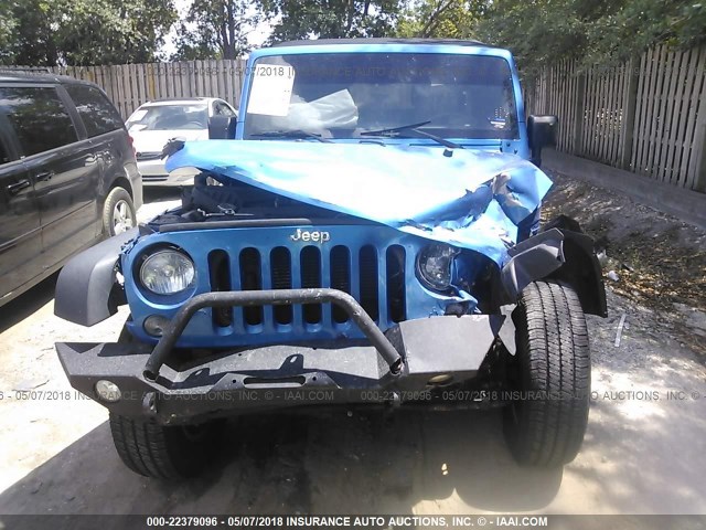 1C4BJWDG5FL505622 - 2015 JEEP WRANGLER UNLIMITE SPORT BLUE photo 6