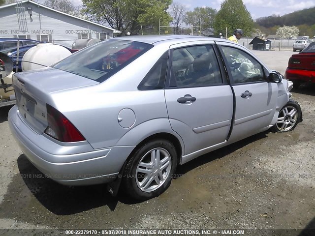 1FAFP34P71W336196 - 2001 FORD FOCUS SE/SE COMFORT SILVER photo 4