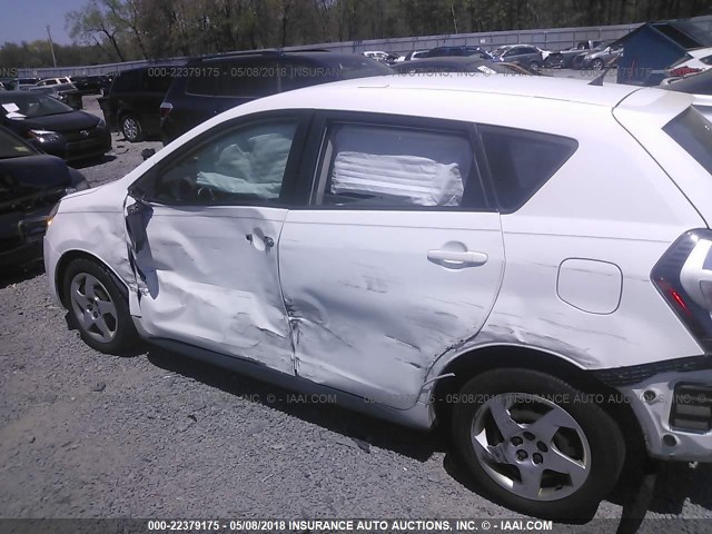 5Y2SP67849Z410456 - 2009 PONTIAC VIBE WHITE photo 6