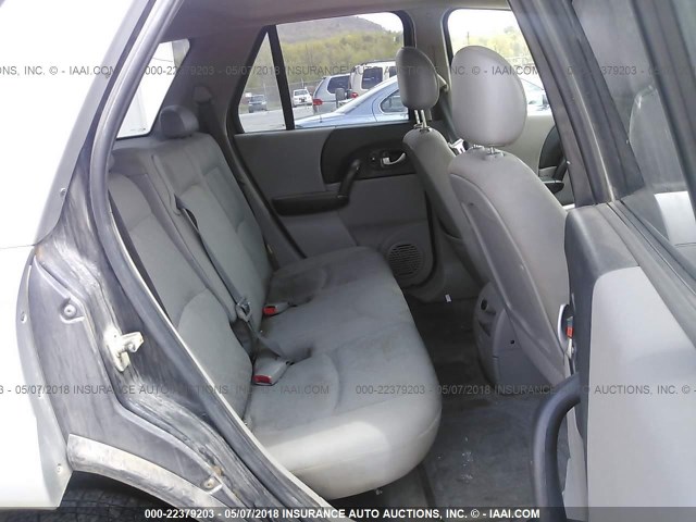 5GZCZ33D75S870146 - 2005 SATURN VUE SILVER photo 8