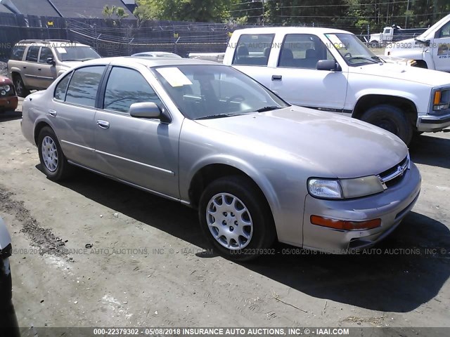 JN1CA21D8WT528578 - 1998 NISSAN MAXIMA GLE/GXE/SE SILVER photo 1