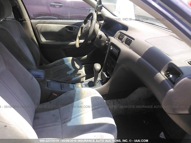 4T1BG22K0WU848987 - 1998 TOYOTA CAMRY CE/LE/XLE ვერცხლისფერი ფოტო 5