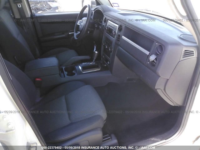 1J8HH48K38C195006 - 2008 JEEP COMMANDER SPORT თეთრი ფოტო 5
