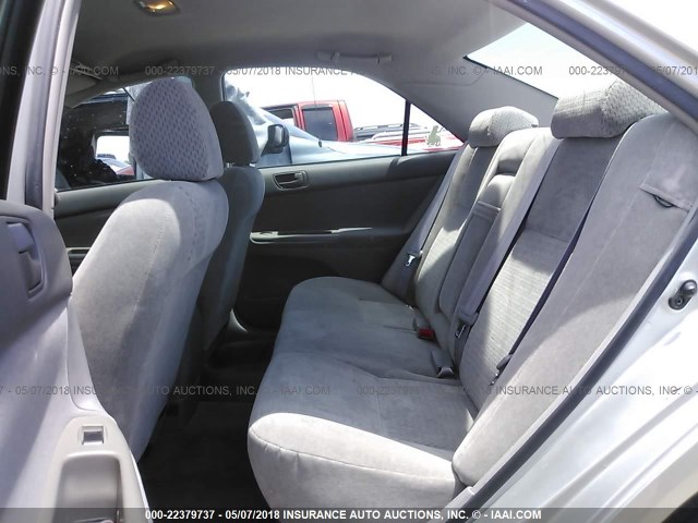 4T1BE32K52U061393 - 2002 TOYOTA CAMRY LE/XLE/SE WHITE photo 8