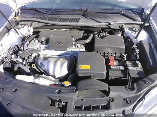 4T1BF1FK1FU071727 - 2015 TOYOTA CAMRY LE/XLE/SE/XSE WHITE photo 10
