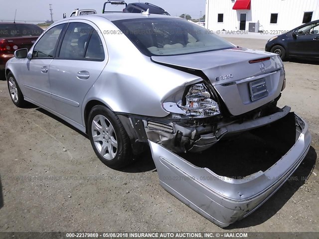 WDBUF22XX9B399988 - 2009 MERCEDES-BENZ E 320 CDI SILVER photo 3