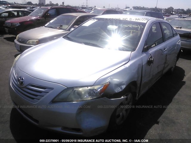 JTNBE46K573048141 - 2007 TOYOTA CAMRY NEW GENERAT CE/LE/XLE/SE SILVER photo 2